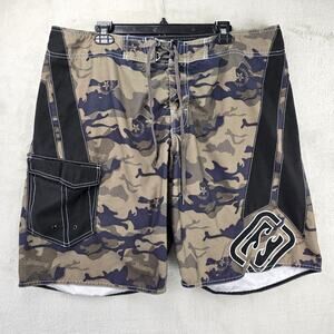 Vintage Billabong Board Shorts Mens Size 40 Green Camo 90s Y2K Swim Trunks